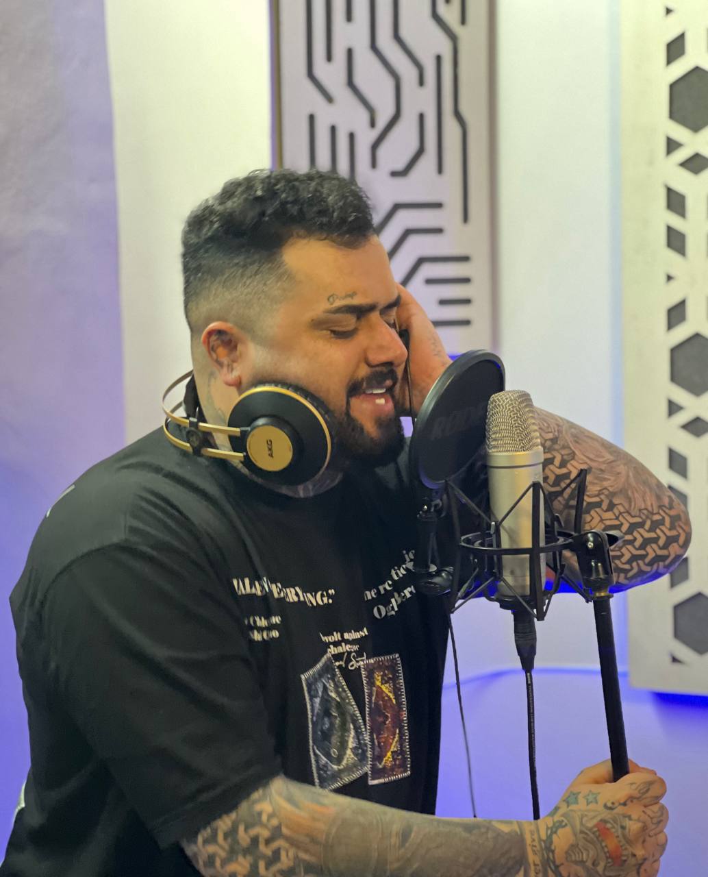 دانلود آهنگ بنام ریمیکس جشنی با صدای بهنام حسن زاده