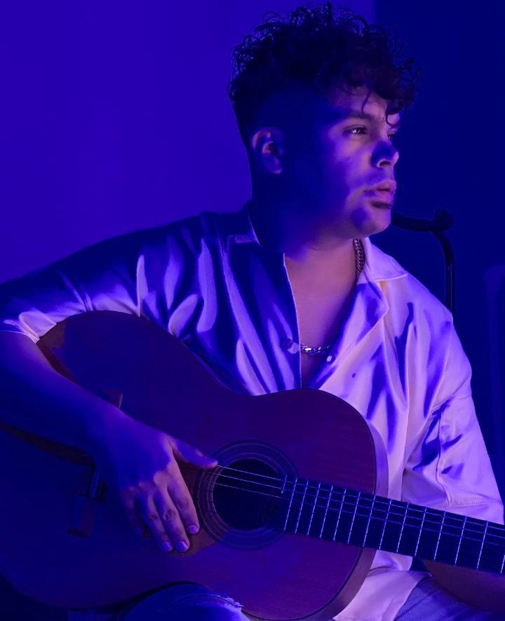 دانلود آهنگ بنام عاشقتم من با صدای کیوان حیدری